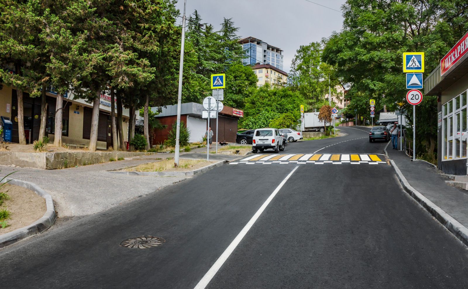  В Сочи работы по нацпроекту «Безопасные качественные дороги» ведутся в соответствии с требованиями доступной среды